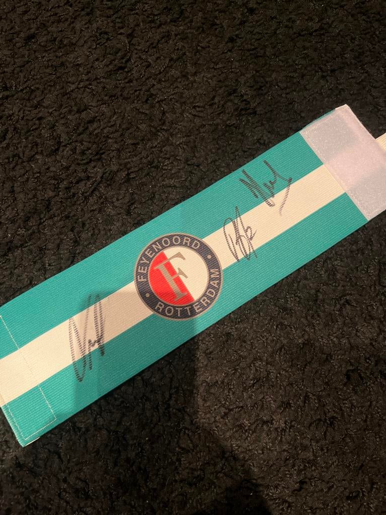 Gesigneerde aanvoerdersband Feyenoord, Verzamelen, Sportartikelen en Voetbal, Ophalen of Verzenden, Zo goed als nieuw, Feyenoord