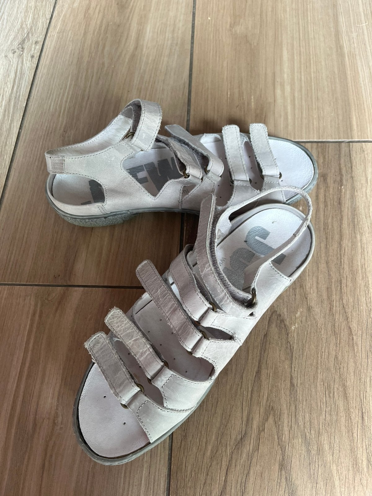 JJ Footwear sandalen, Kleding | Dames, Schoenen, Zo goed als nieuw, Grijs, Sandalen of Muiltjes, Ophalen of Verzenden
