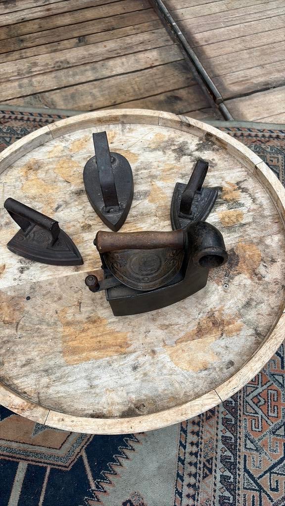Te koop diverse antieke strijkijzers., Antiek en Kunst, Ophalen of Verzenden