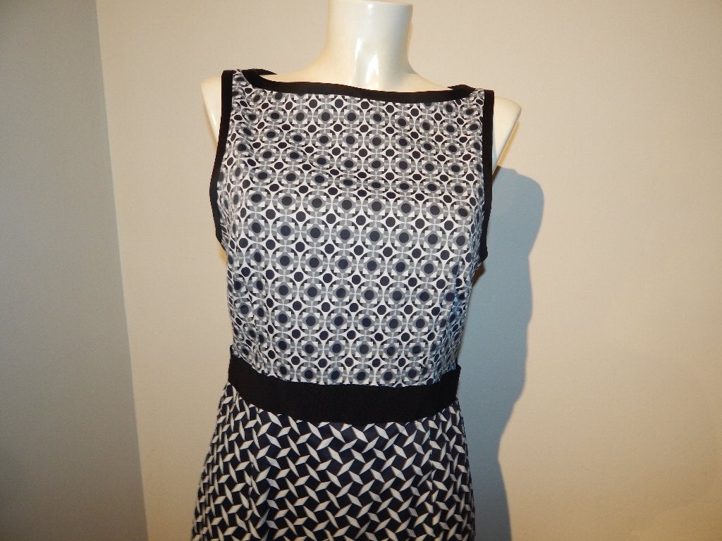 Karen Millen nette jurk in motiefje lijfje en rok mt eu 44, Karen Millen, Verzenden, Zwart, Maat 42/44 (L)
