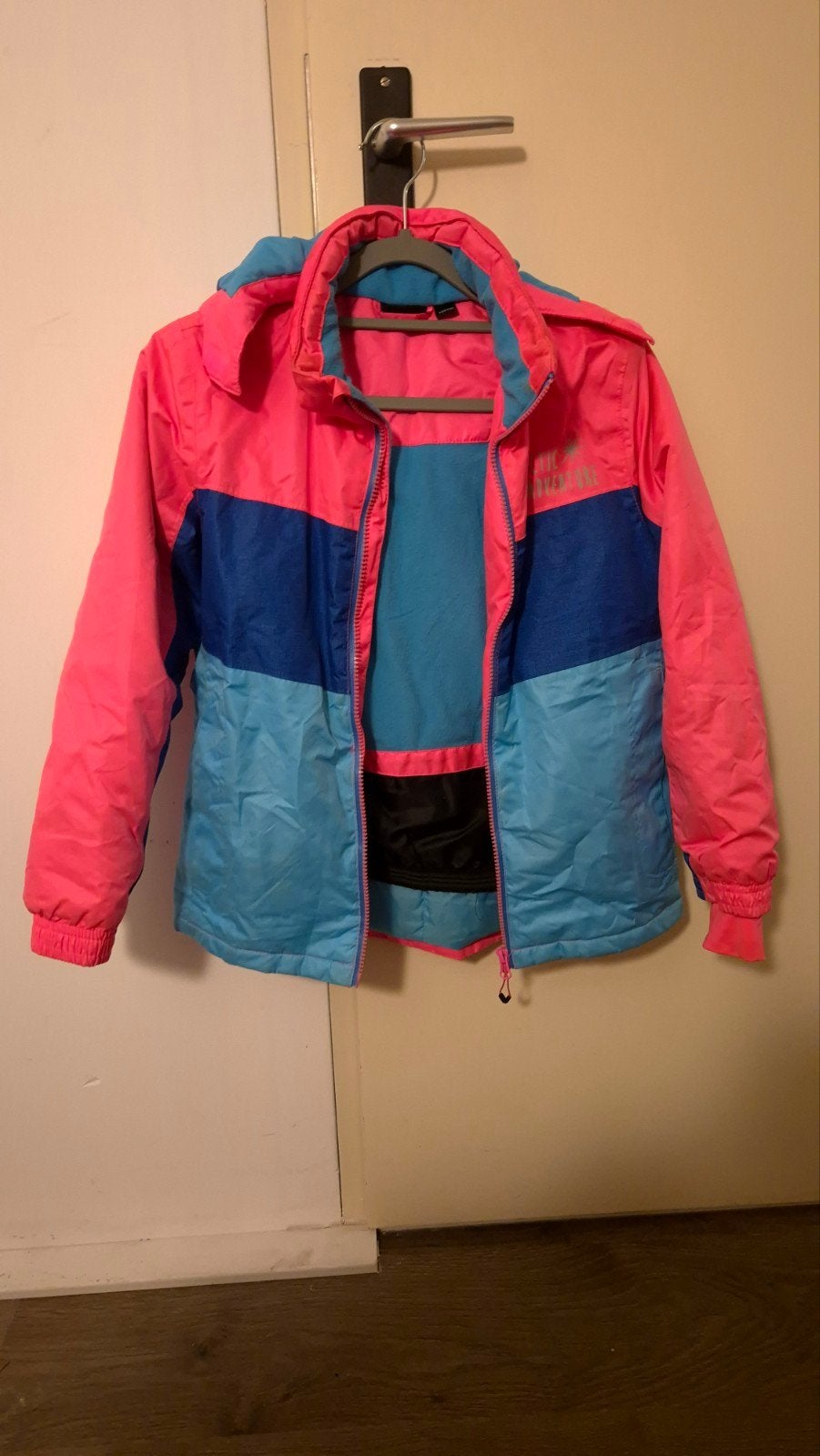 ski jas maat 134/140, Ophalen, Zo goed als nieuw, Maat 34 (XS) of kleiner, Jack