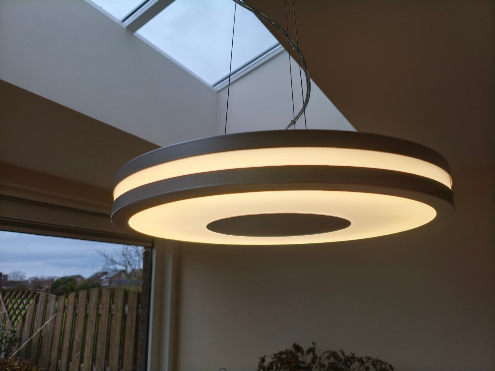 Moderne Philips Hue Being hanglamp met afstandsbediening, Ophalen, Overige fittingen, Zo goed als nieuw, Modern, minimalistisch