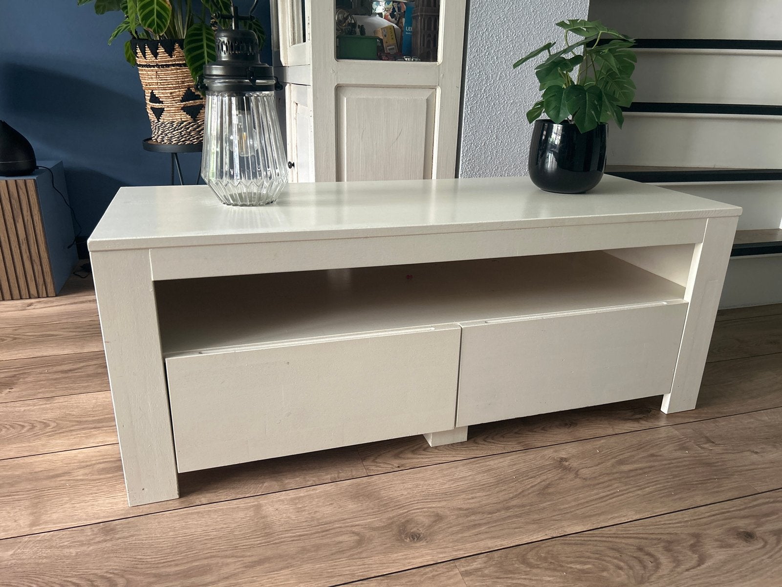 Wit TV meubel met twee laden, Ophalen, Gebruikt, 100 tot 150 cm, Minder dan 100 cm