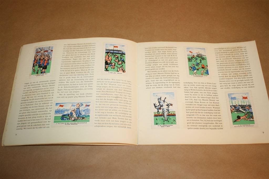Rizla+ voetbalt in woord en beeld. 1956., Ophalen of Verzenden, Gelezen