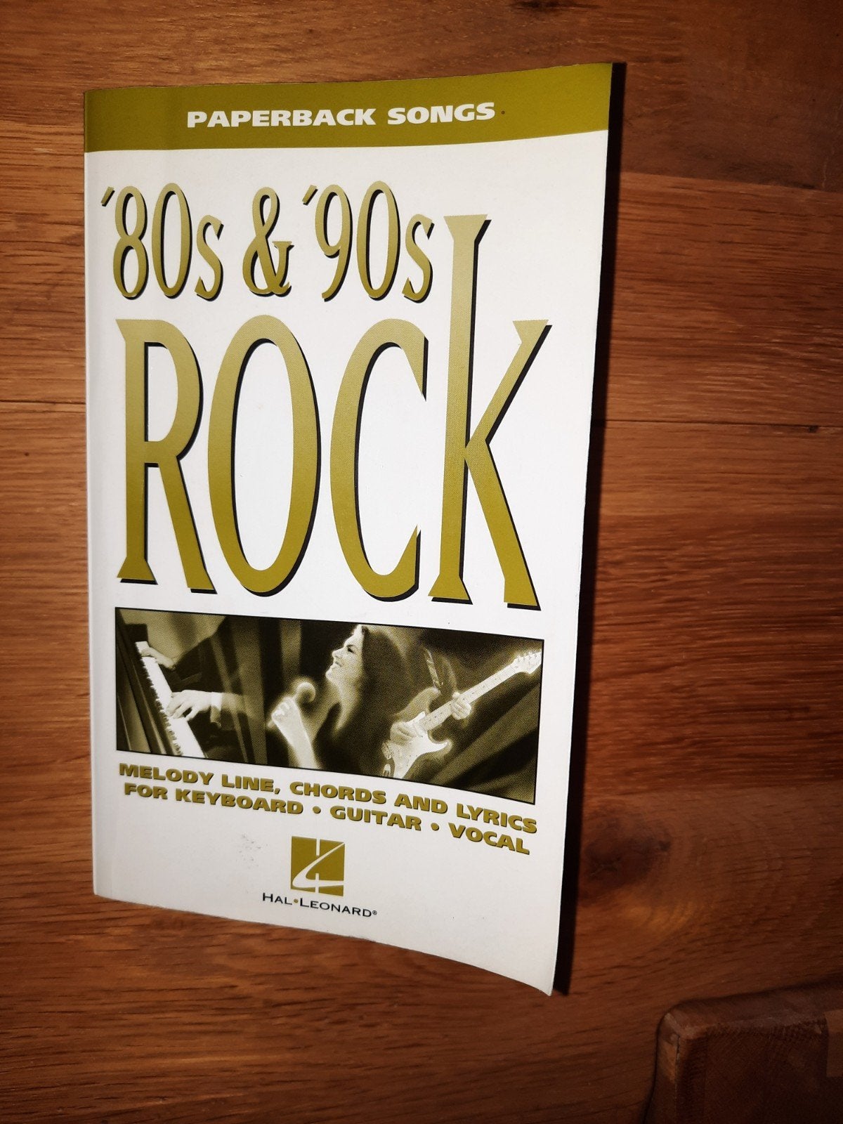 gitaar, keyboard: 80s & '90s Rock--62 classic rock songs, Muziek en Instrumenten, Bladmuziek, Ophalen of Verzenden, Artiest of Componist