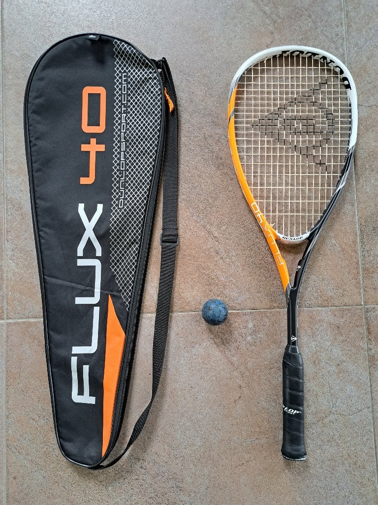 Squash racket Dunlop flux 40, Sport en Fitness, Squash, Ophalen of Verzenden, Gebruikt, Racket, Met hoes