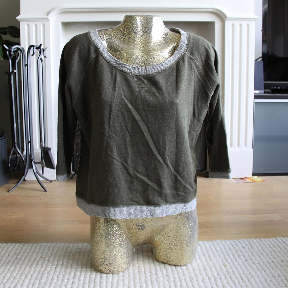 CL Essentials Truitje (XL) € 15,-