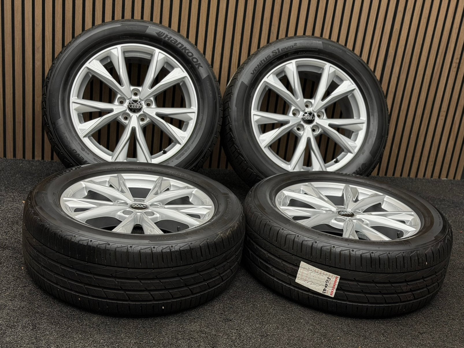DEMO! Originele 18 inch Audi Q3 83A 5x112 ET43 Hankook AO, Ophalen, 18 inch, ., Banden en Velgen