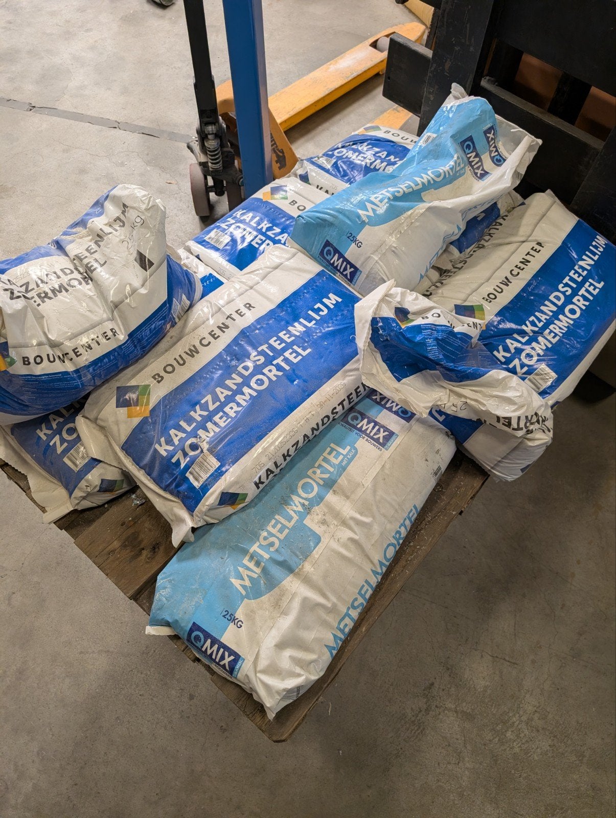 +- 200kg Kalkzandsteen Lijm / Mortel, Ophalen