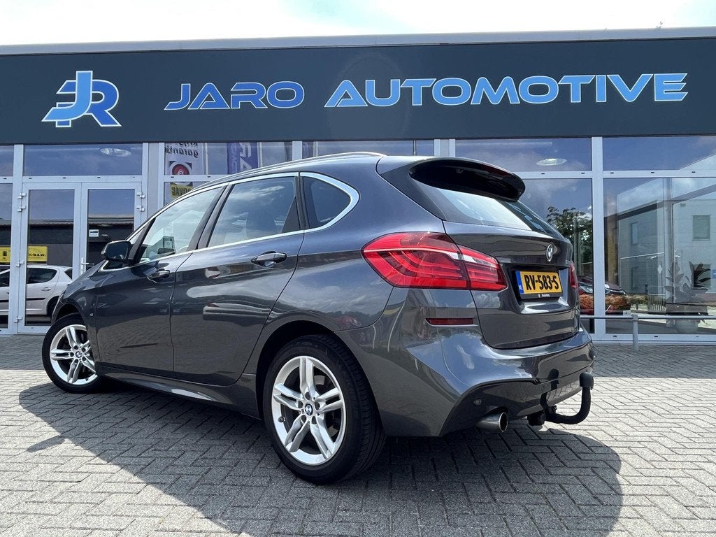 BMW 2-serie Active Tourer 220i High Executive | M-Sport | HU, 1998 cc, 730 kg, Gebruikt, Zilver of Grijs