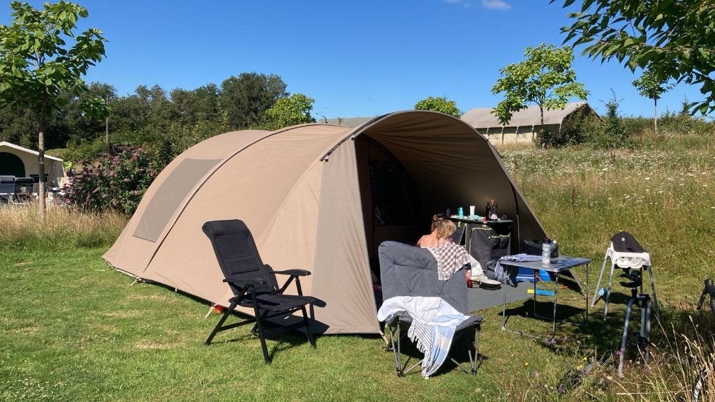 Familietent: Falco steenarend 5000, Caravans en Kamperen, Tenten, Ophalen, Zo goed als nieuw, Tot en met 4