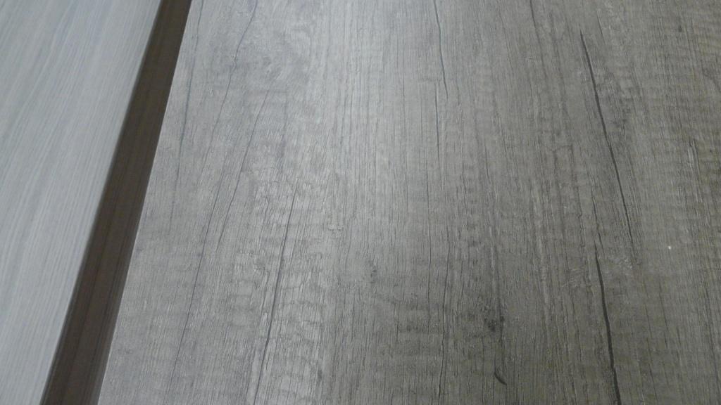 Formica platen met houtdesign 2100 x 880 x 0,6 mm, Ophalen, Nieuw
