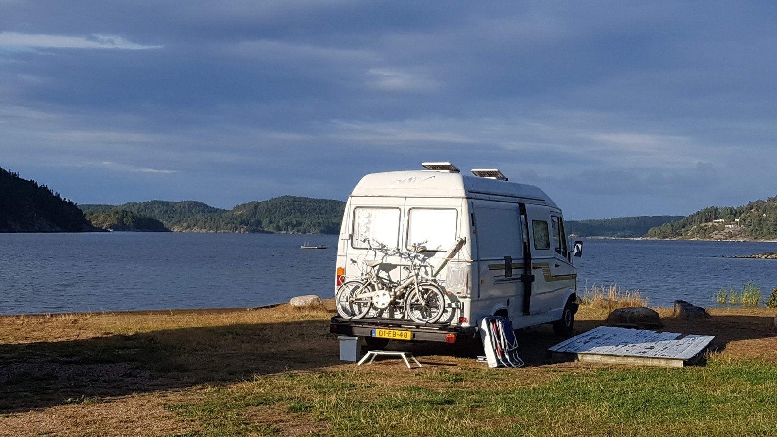 Klassieke Mercedes 207D Camper (1978) – Direct vakantieklaar, Caravans en Kamperen, Campers, Brandblusser, Buscamper of Camperbus