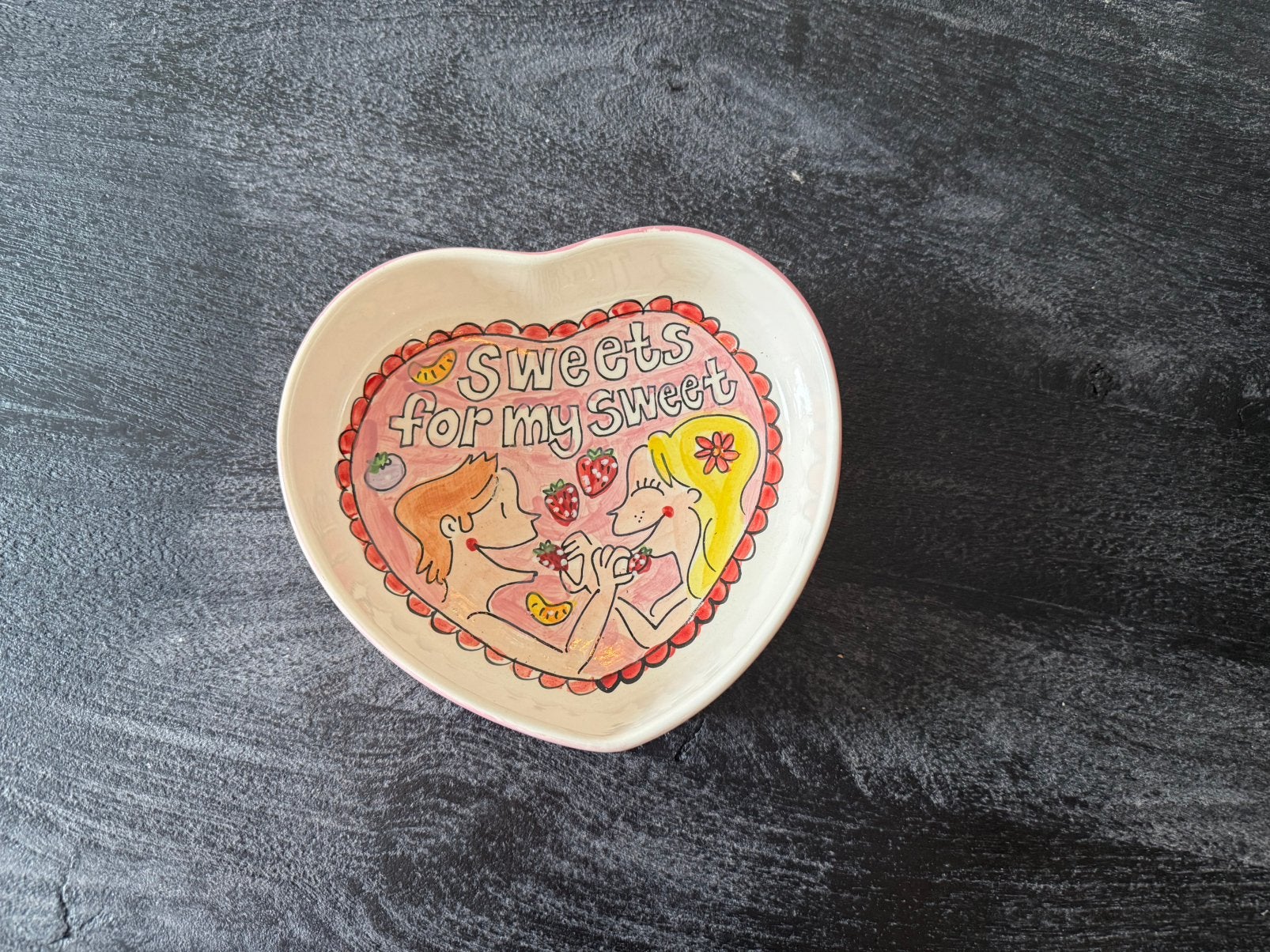 Blond Amsterdam hartvormig schaaltje – Sweets for my Sweet, Ophalen, Zo goed als nieuw, Aardewerk, Schaal of Schalen