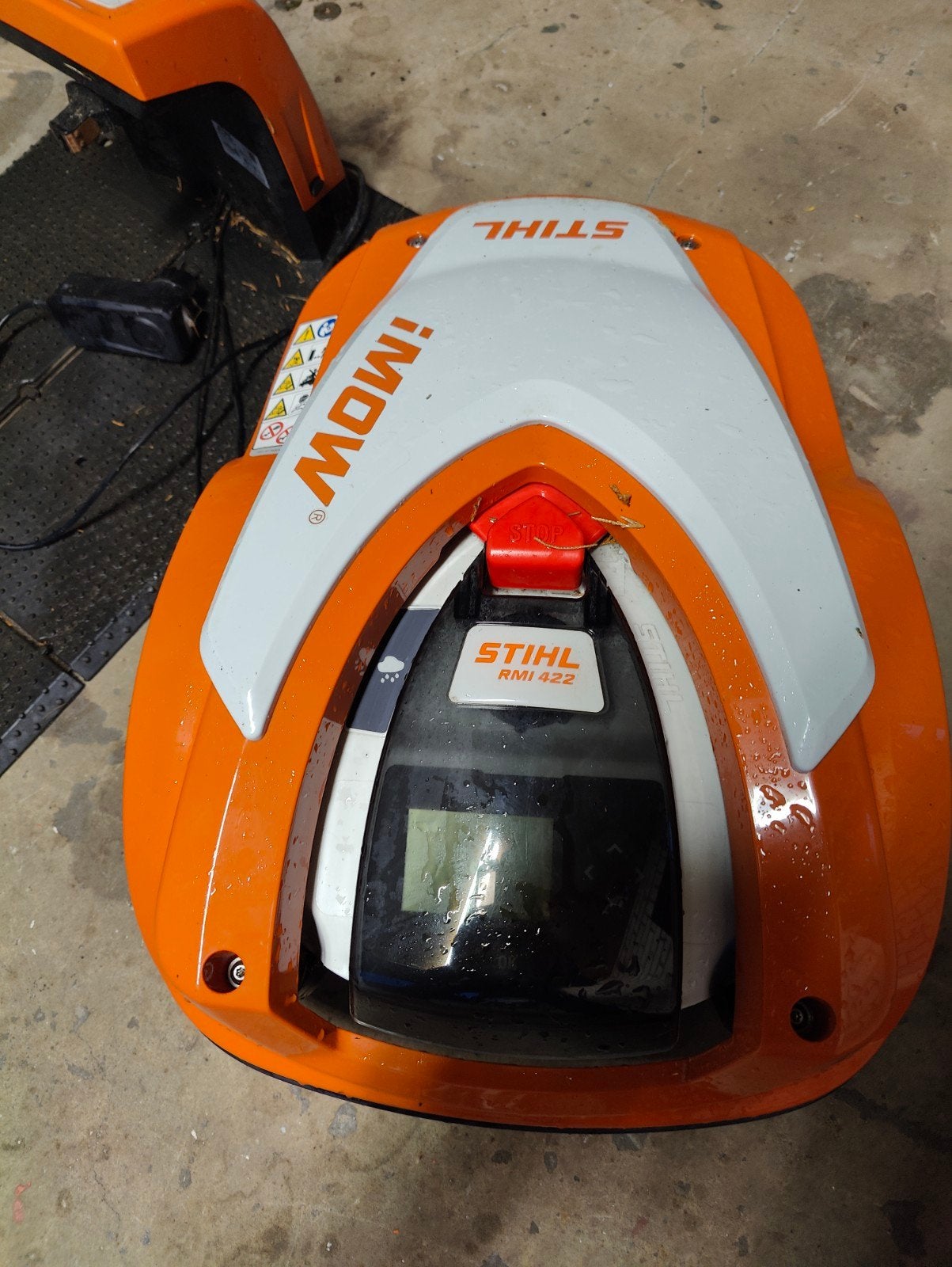 Stihl iMow robotmaaier met basisstation - 2 jaar gebruikt, Tuin en Terras, Robotmaaiers, Ophalen
