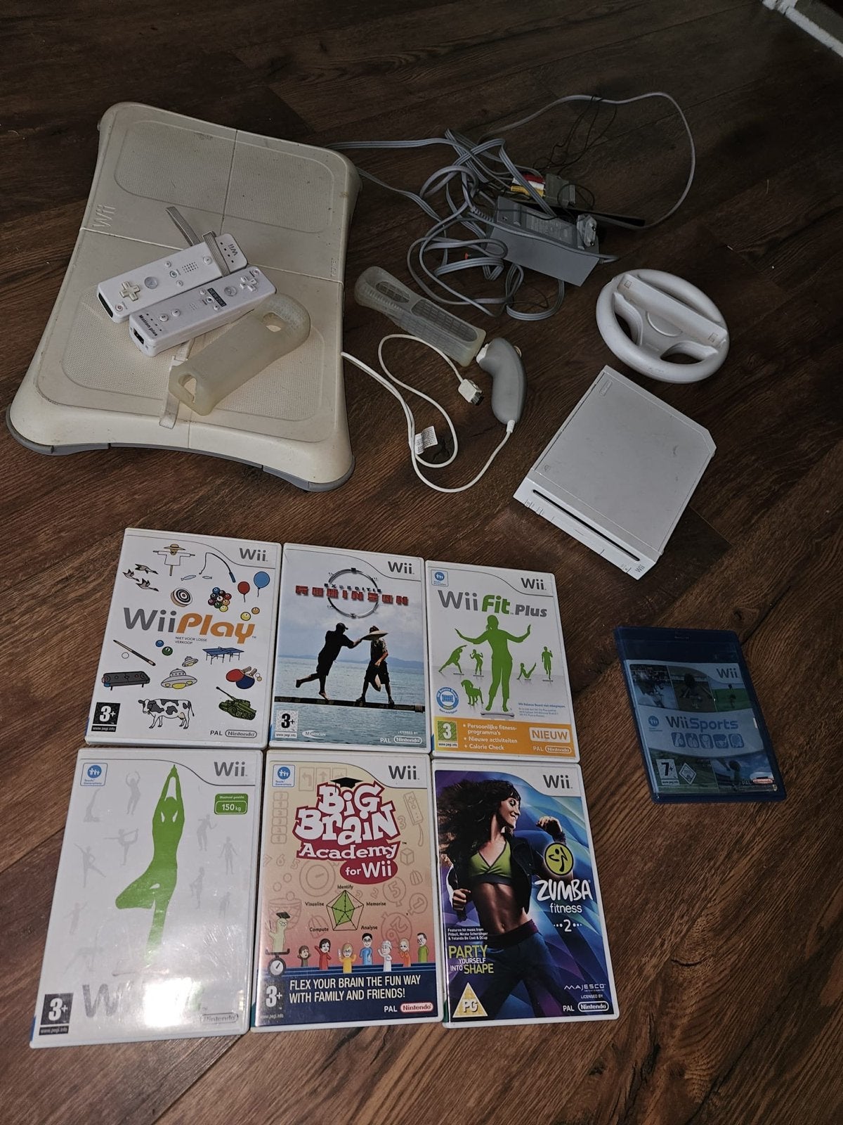 Wii set met spellen (vandaag met korting , moet zsm weg), Ophalen, Gebruikt, Met 2 controllers, Met games