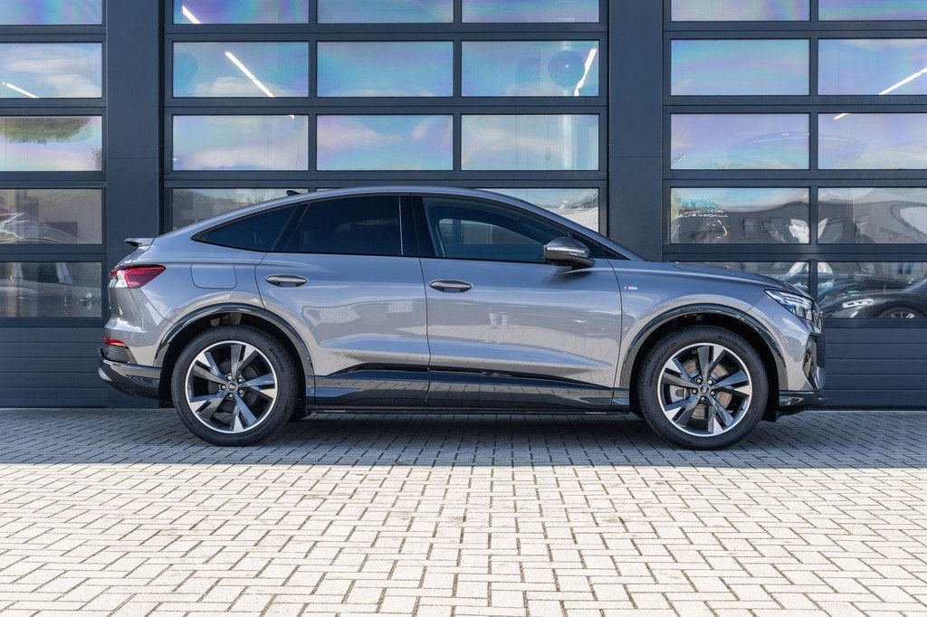 Audi Q4 Sportback e-tron 45 quattro 286pk S Edition Competit, Auto's, Audi, Automaat, 12 maanden, Zwart, 82 kWh