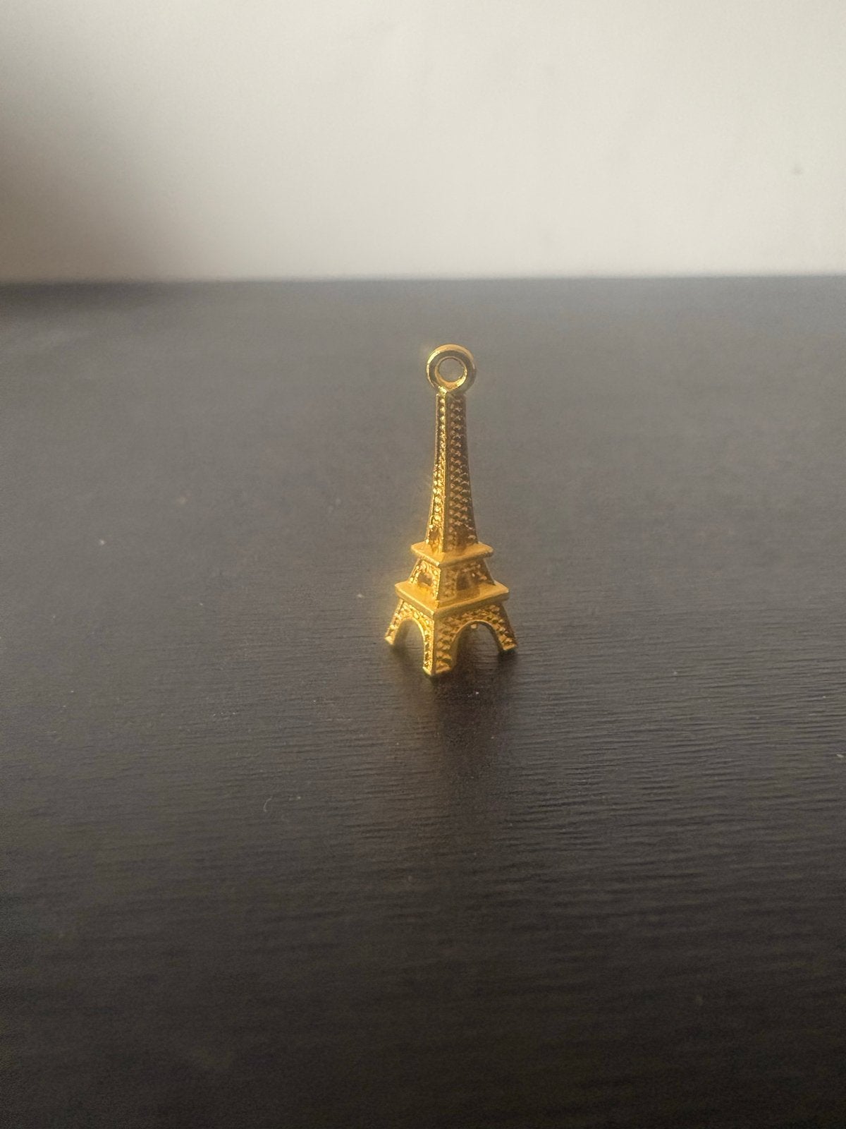 Gouden Eiffeltoren bedel voor armband of ketting, Overige merken, Overige materialen, Nieuw, Ophalen of Verzenden