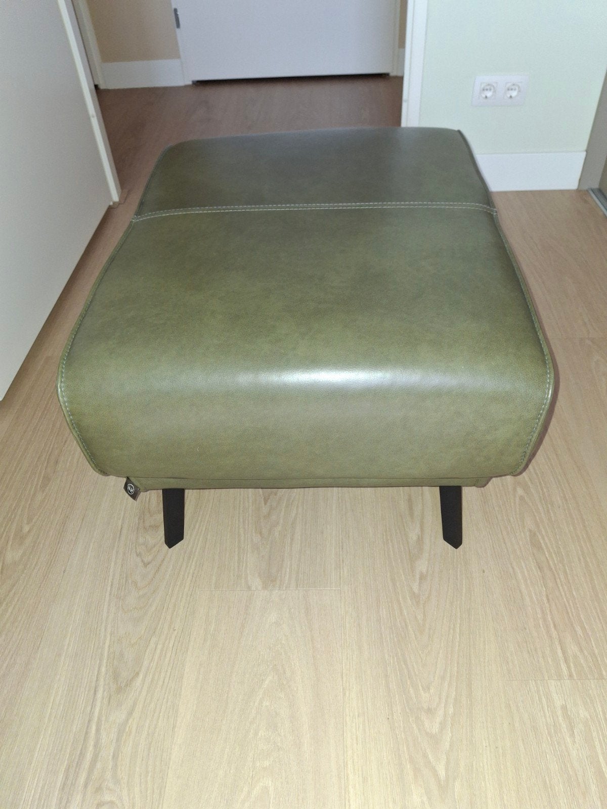 Poef / Hocker, Ophalen, Leer, 75 tot 100 cm, Zo goed als nieuw