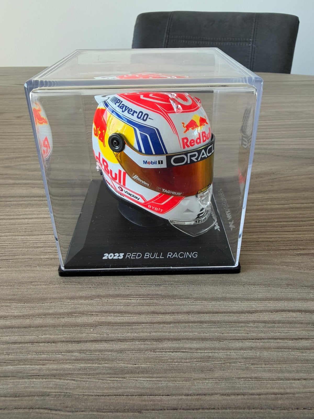1:4 seizoenshelm 2023 max verstappen, Ophalen of Verzenden, Zo goed als nieuw, Formule 1