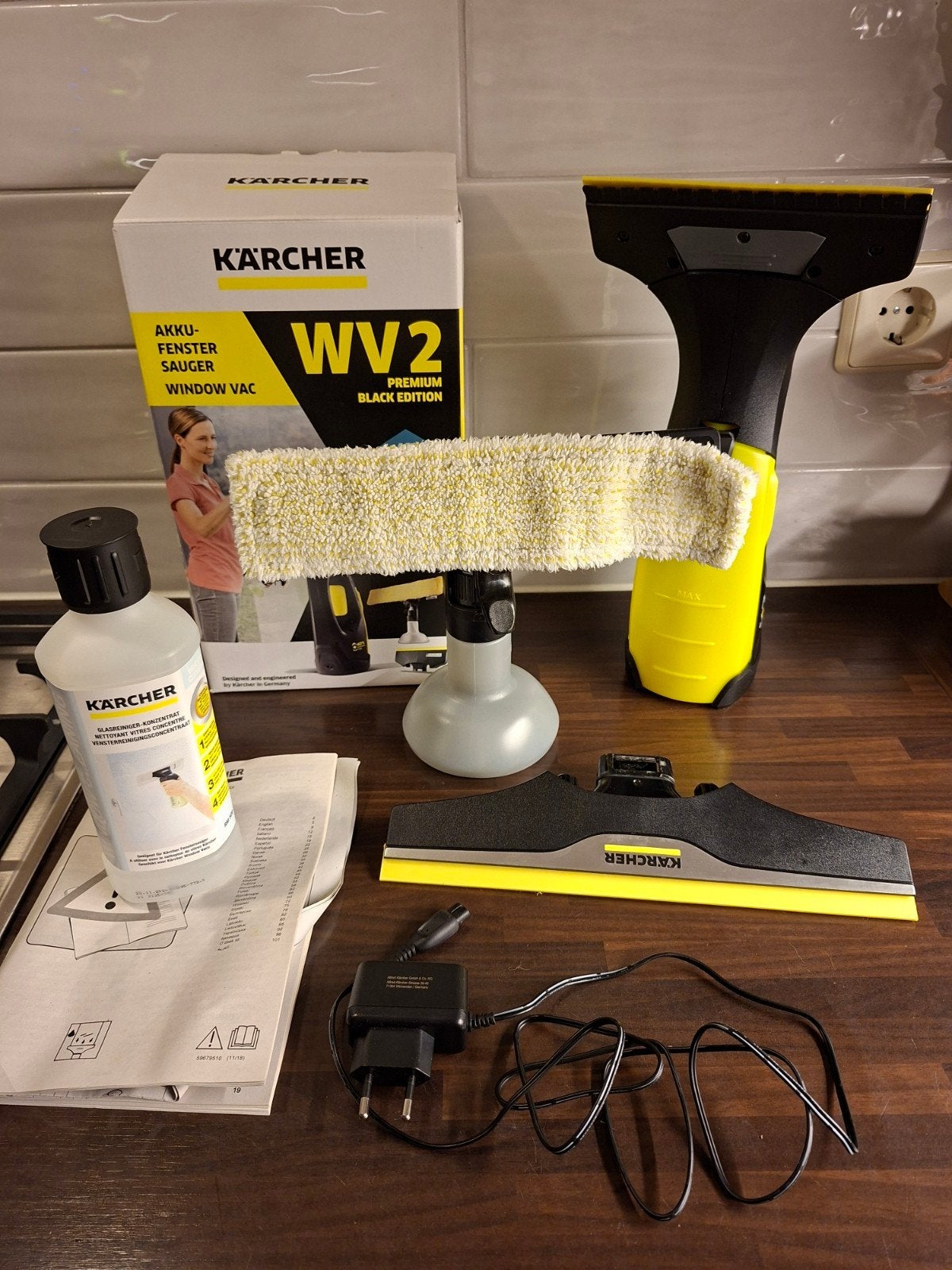 Kärcher WV2 Premium Black Edition Accu-raamwisser, Ophalen of Verzenden, Zo goed als nieuw, Waterstofzuiger