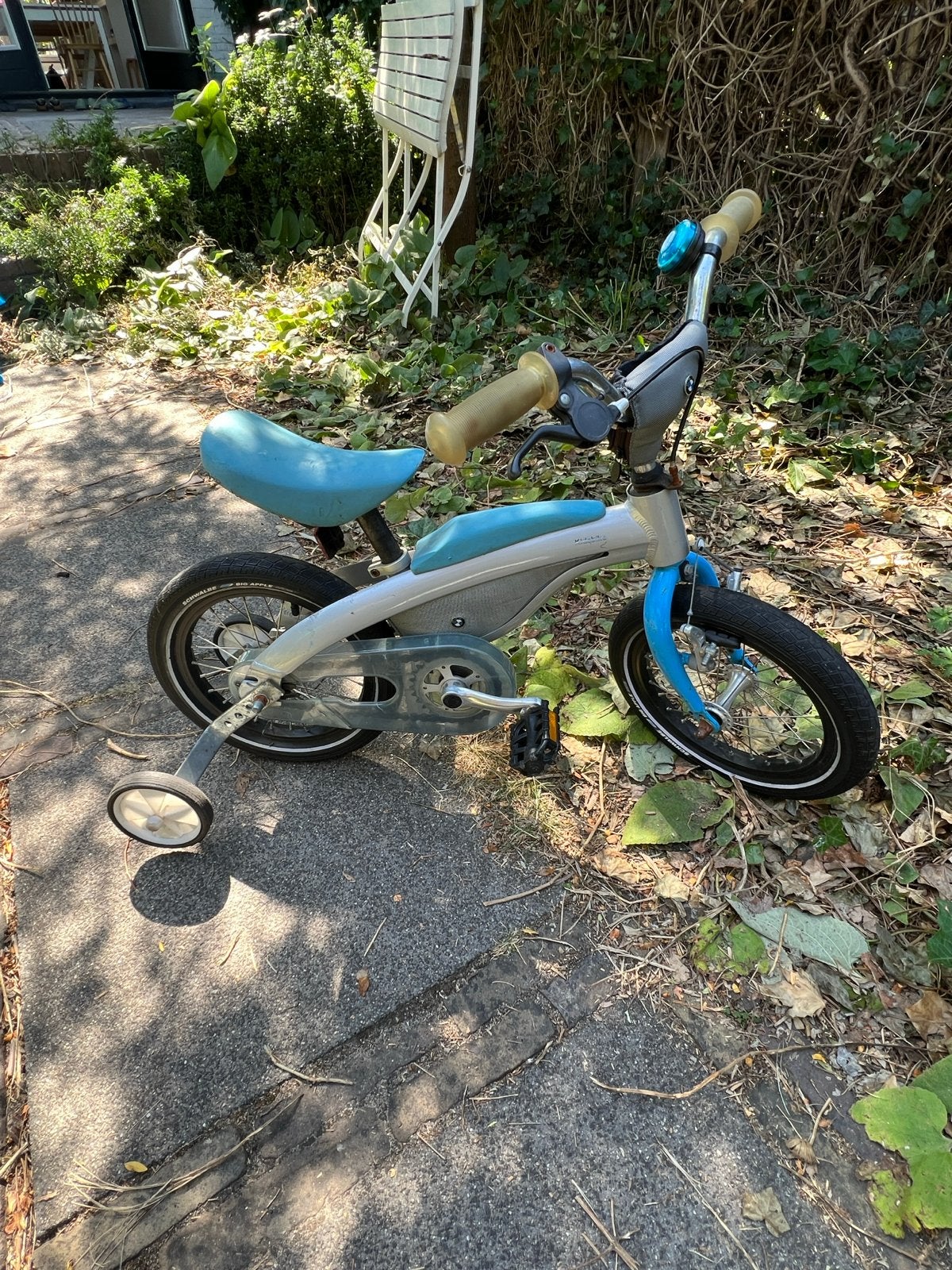BMW Kinderfiets met zijwieltjes - Zo goed als nieuw, Fietsen en Brommers, Fietsen | Kinderfietsjes, Ophalen, Zijwieltjes, Velgrem