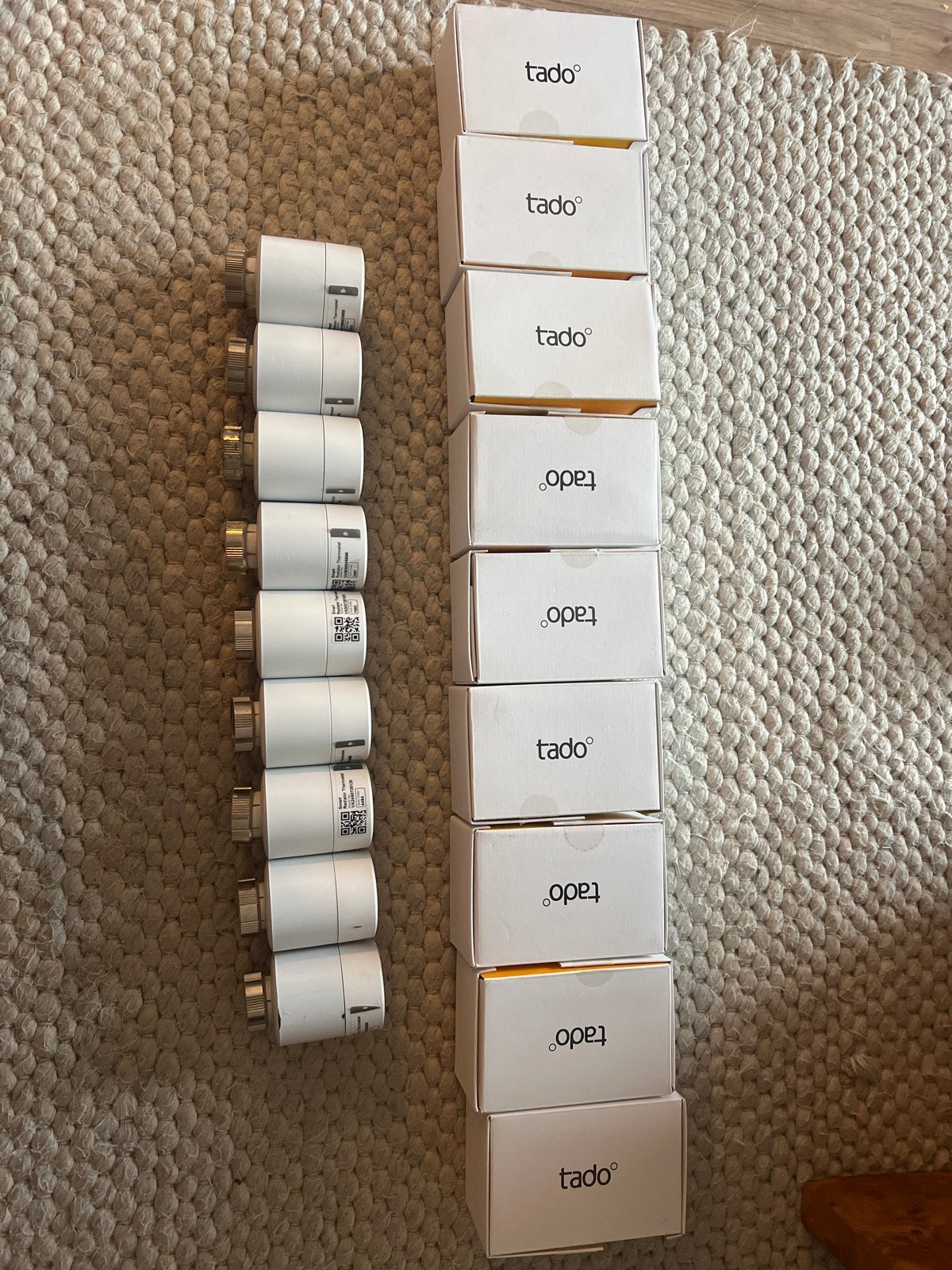 Tado Slimme Thermostaat Starterkit + 9 Radiatorknoppen, Ophalen of Verzenden, Slimme thermostaat, Gebruikt