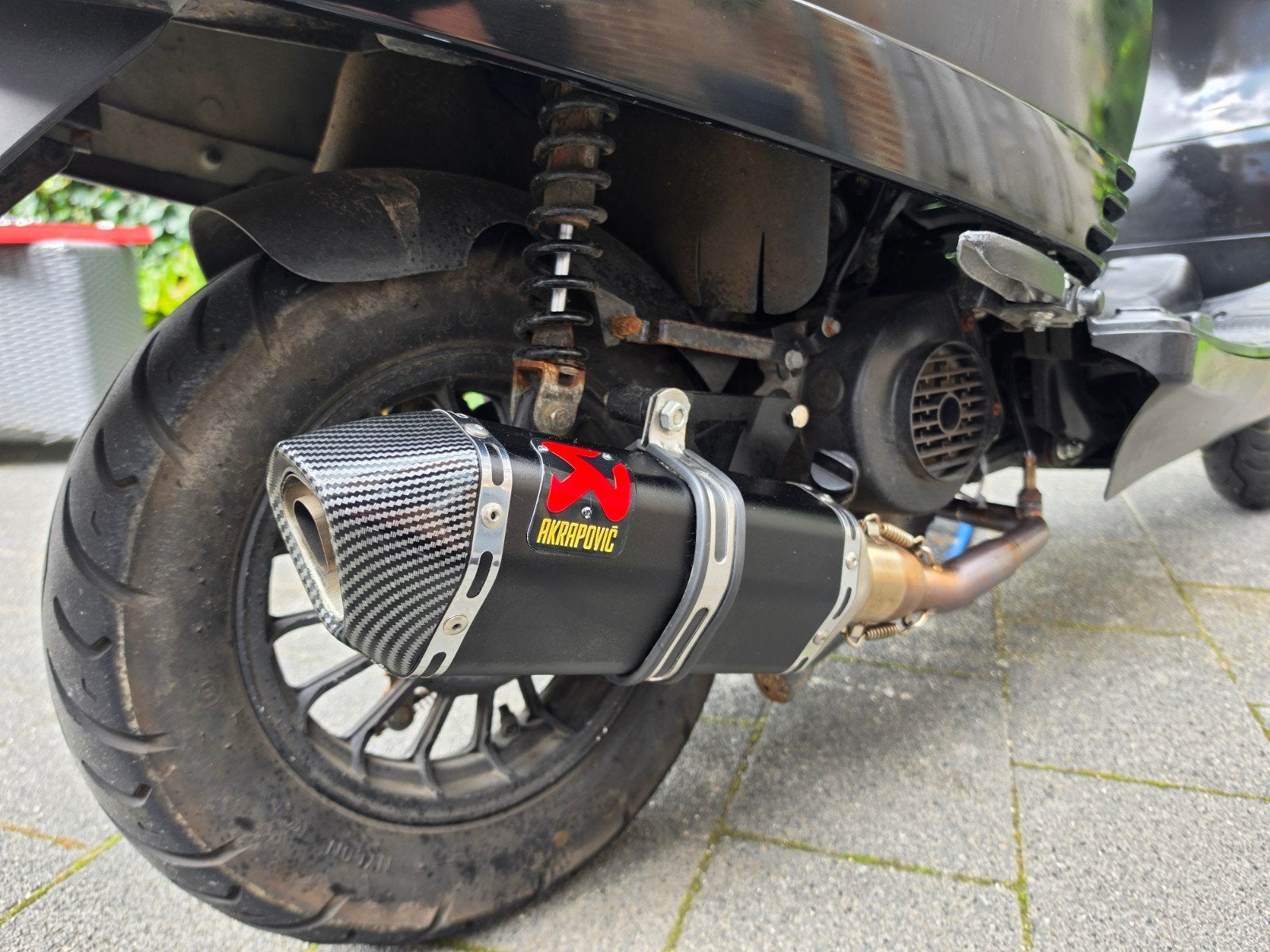Sport uitlaat Akrapovic voor 50cc scooter GY6, Ophalen of Verzenden, Zo goed als nieuw, Uitlaat, Overige merken