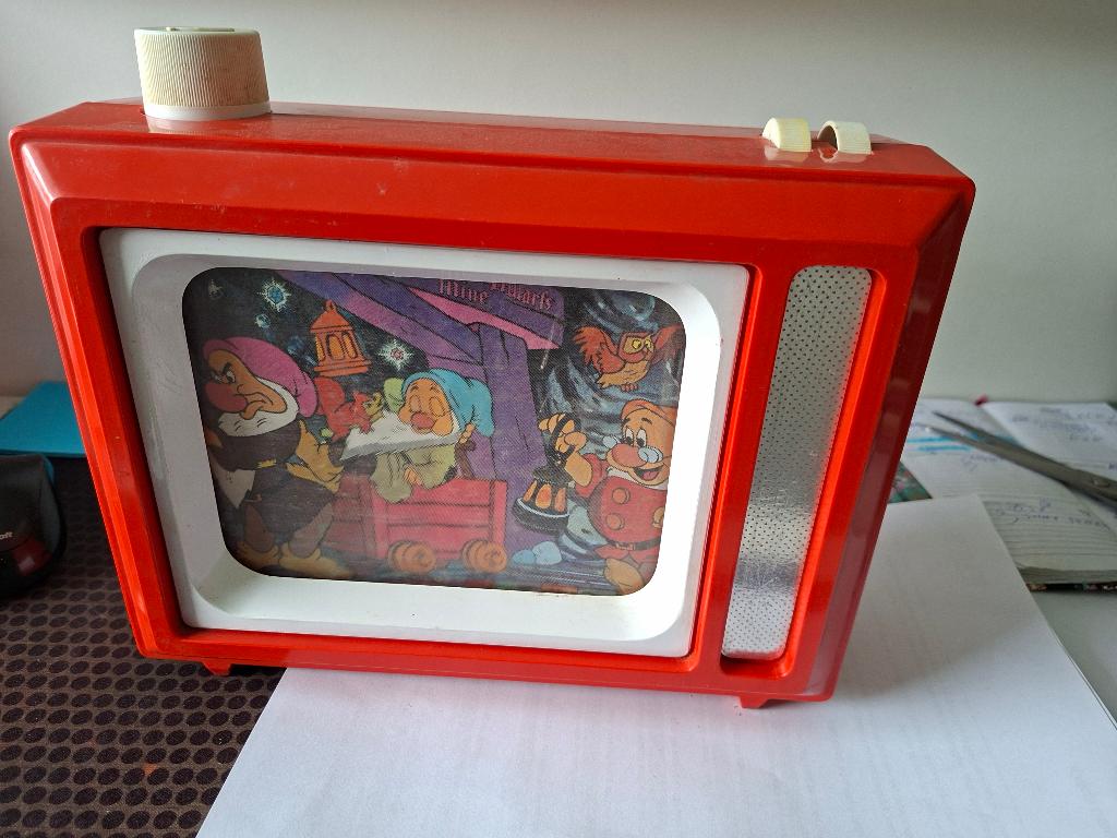 vintage disney  sneewwitje & 7 dwergen mechanische muziek tv, Verzamelen, Ophalen of Verzenden, Sneeuwwitje of Doornroosje, Gebruikt