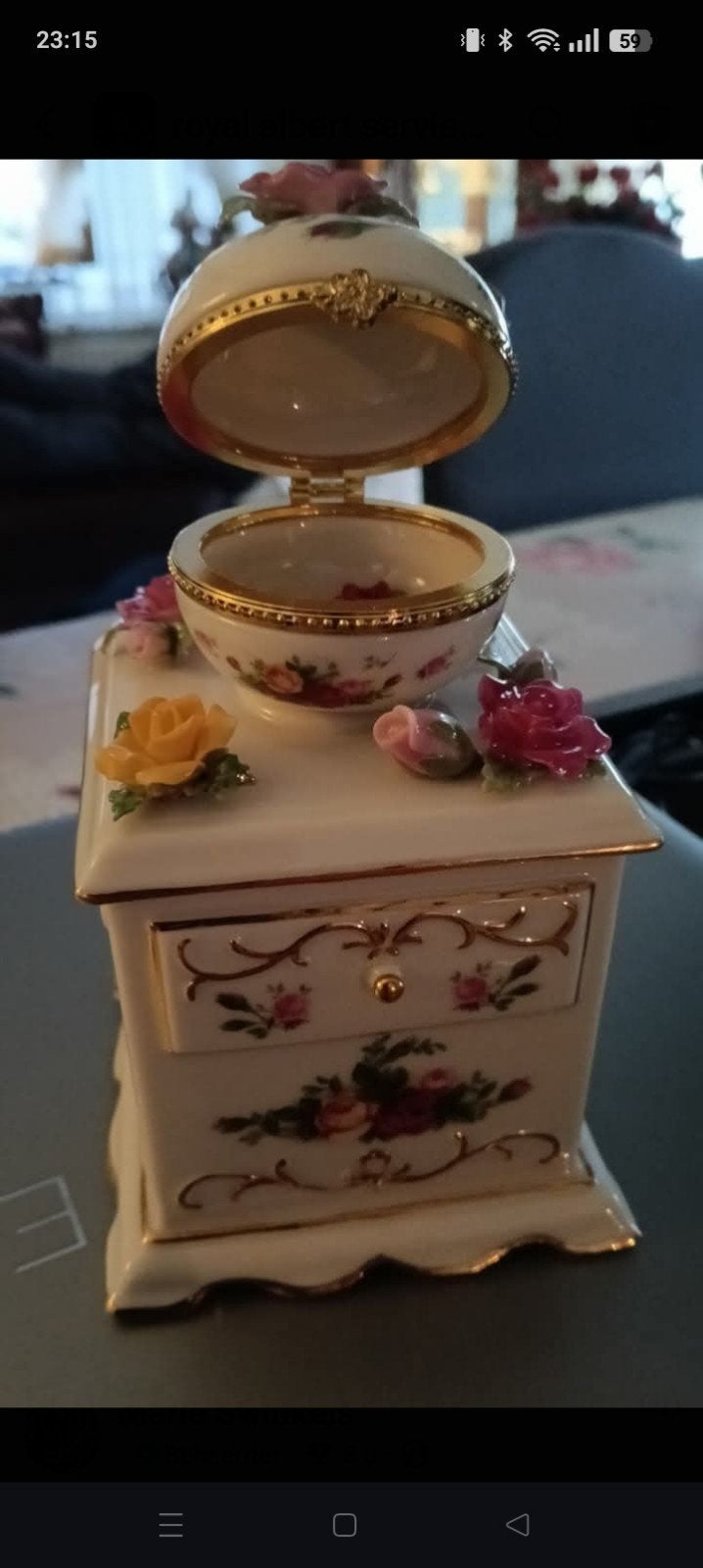 Royal Albert, Ophalen