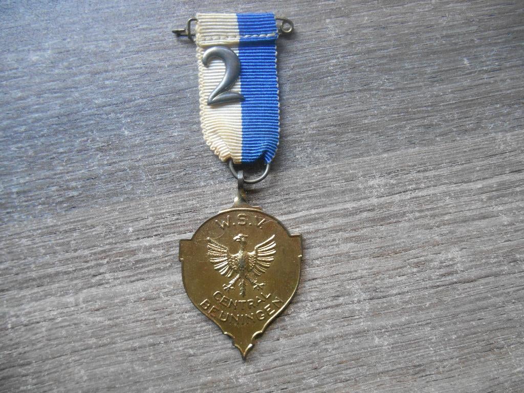 Medaille W.S.V. Central Beuningen met cijfer 2, Postzegels en Munten, Penningen en Medailles, Overige materialen, Nederland, Ophalen of Verzenden