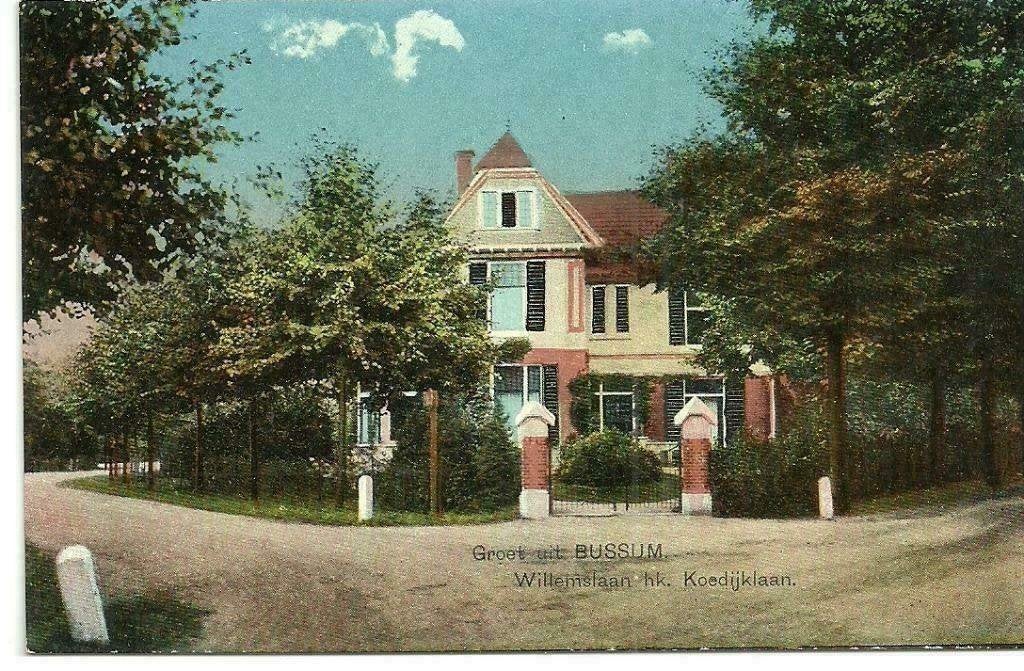 AK Bussum - Willemslaan hoek Koedijklaan, Verzenden, Voor 1920, Ongelopen, Noord-Holland