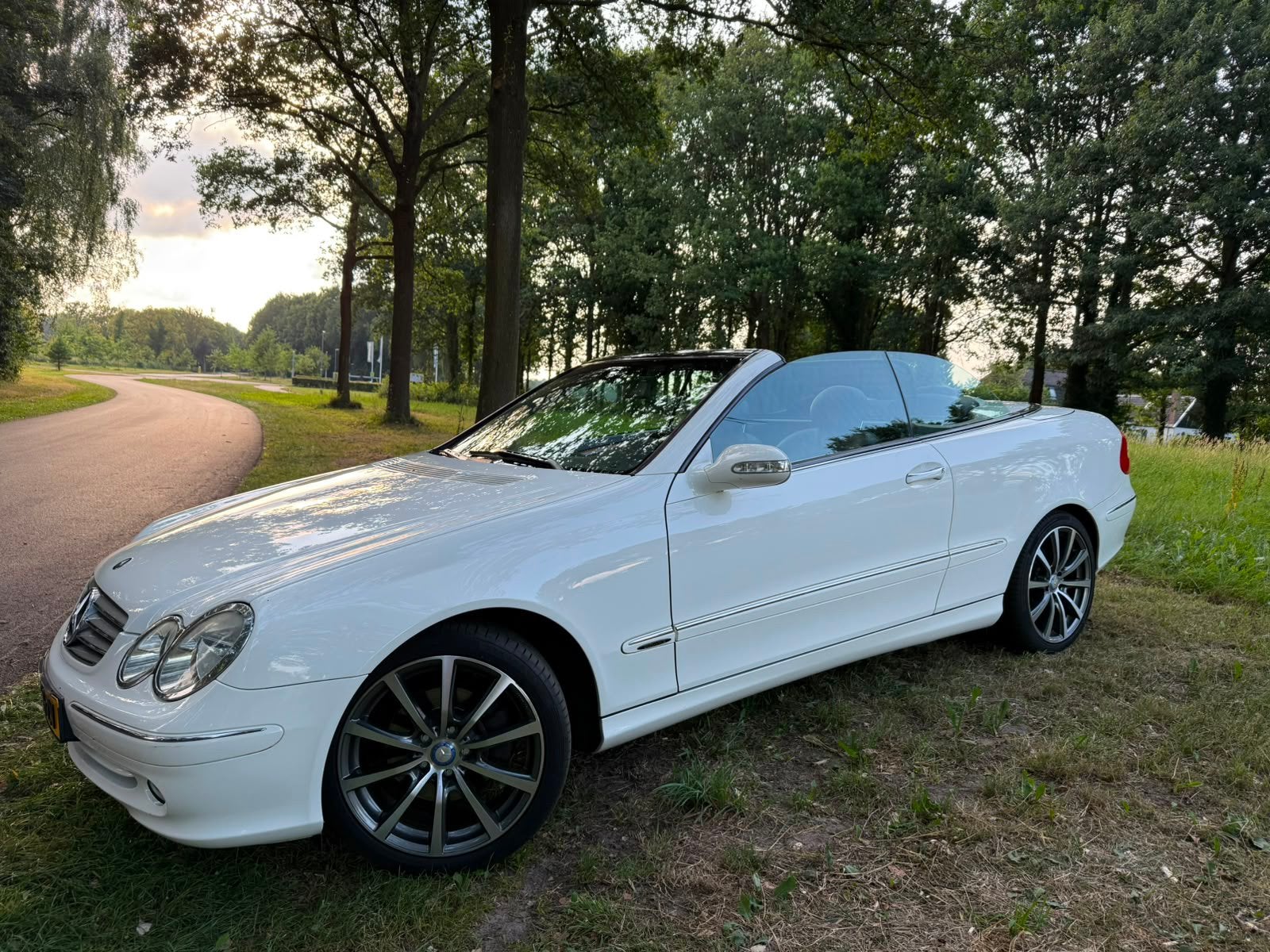 Mercedes-Benz CLK 3.2 Clk320 Cabriolet AUT 2003 Wit, Auto's, Automaat, Achterwielaandrijving, Cabriolet, 4 stoelen