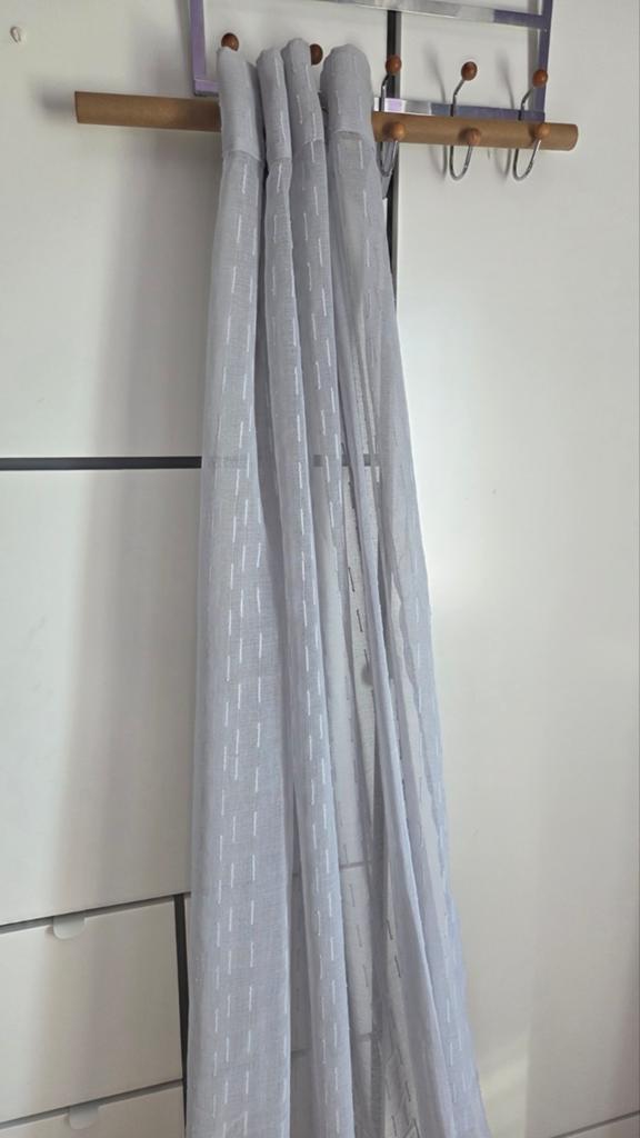 Lichtgrijze vitrage gordijn 140x260cm  2 stuks, Ophalen, Zo goed als nieuw, Grijs