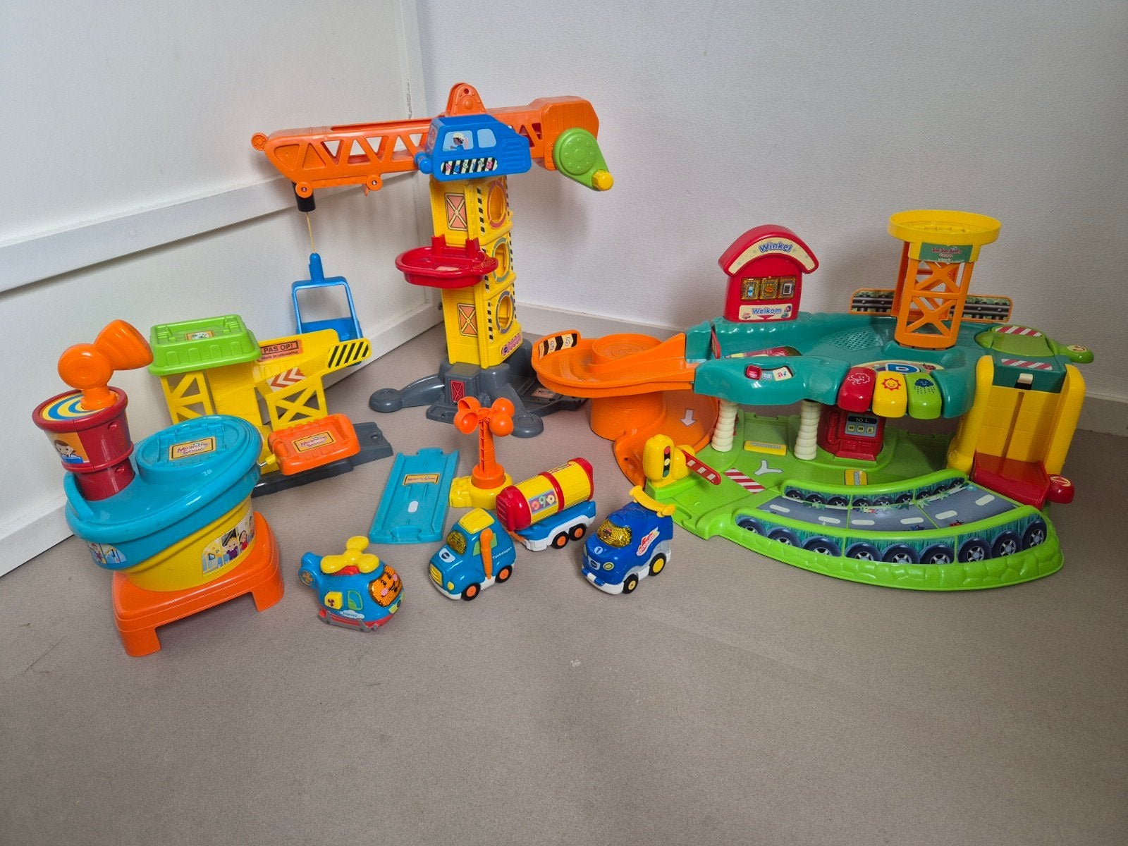 VTecht Toet Toet Auto's Garage, Hijskraan, Vliegveld en meer, Ophalen, Gebruikt, 6 maanden tot 2 jaar