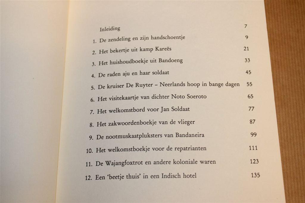 De Wajangfoxtrot — Sporen uit een Indisch Verleden, Ophalen of Verzenden, Gelezen