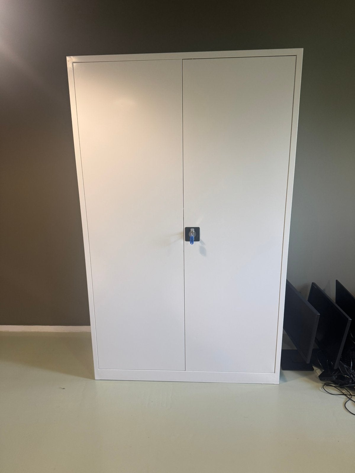 Hele geote archiefkast (als nieuw), Huis en Inrichting, Kasten | Roldeurkasten en Archiefkasten, Ophalen, Zo goed als nieuw, 25 tot 50 cm