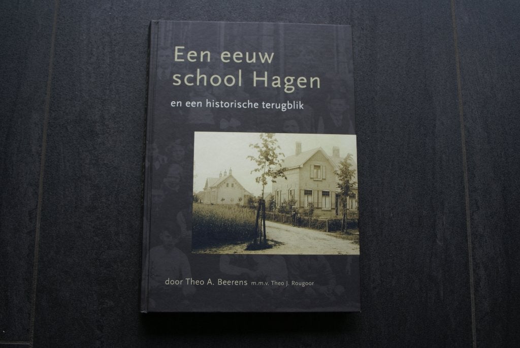 EEN EEUW SCHOOL HAGEN: en een Historische terugblik.. 2009, Ophalen of Verzenden, 20e eeuw of later, Zo goed als nieuw