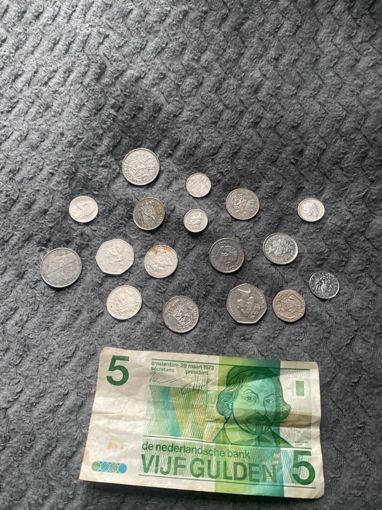 Oude munten met bankbiljet, Ophalen, Nederland, Munten