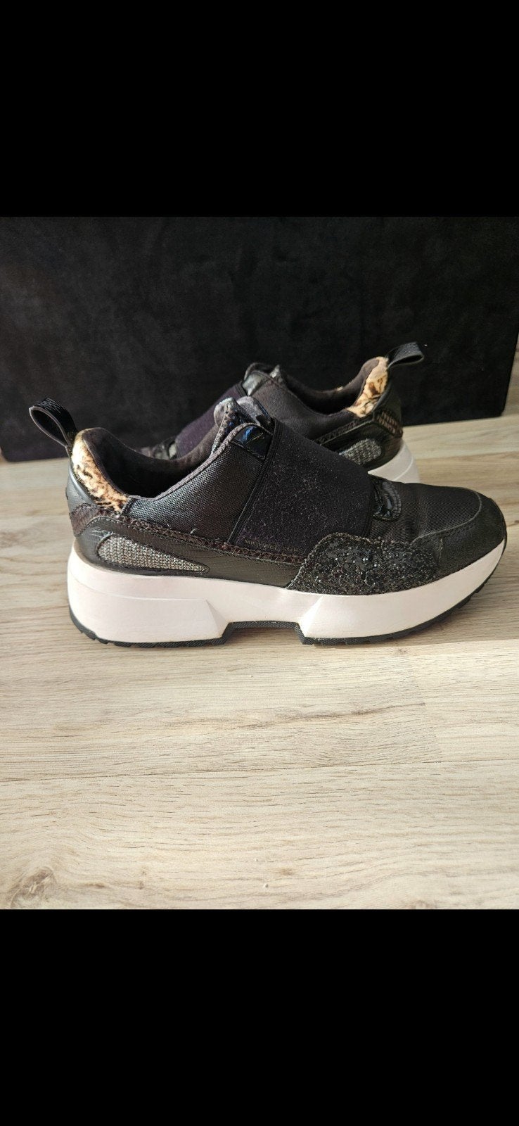 MK Michael Kors sneakers maat 37, Kleding | Dames, Schoenen, Ophalen of Verzenden, Zo goed als nieuw, Zwart, Sneakers of Gympen