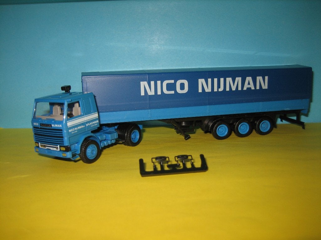 Nico-Nijman - Spijkernisse NL  SCANIA 142  Herpa, Hobby en Vrije tijd, Modelauto's | 1:87, Ophalen of Verzenden, Zo goed als nieuw