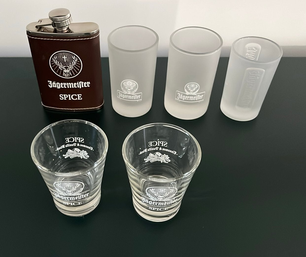 Jägermeister Spice set NIEUW – Heupfles + 5 originele glazen, Verzamelen, Verzenden, Nieuw, Overige typen