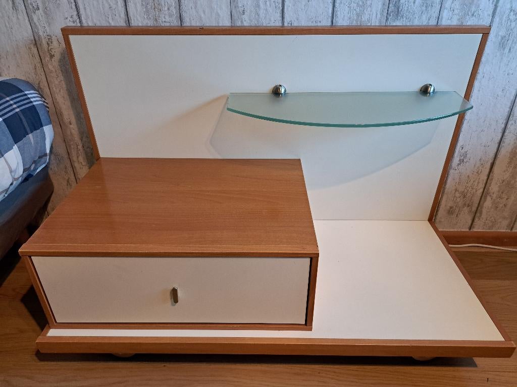 Modern Nachtkastje met Lade en Glazen Plankje, Ophalen, 55 tot 70 cm, Hout, 65 cm of meer