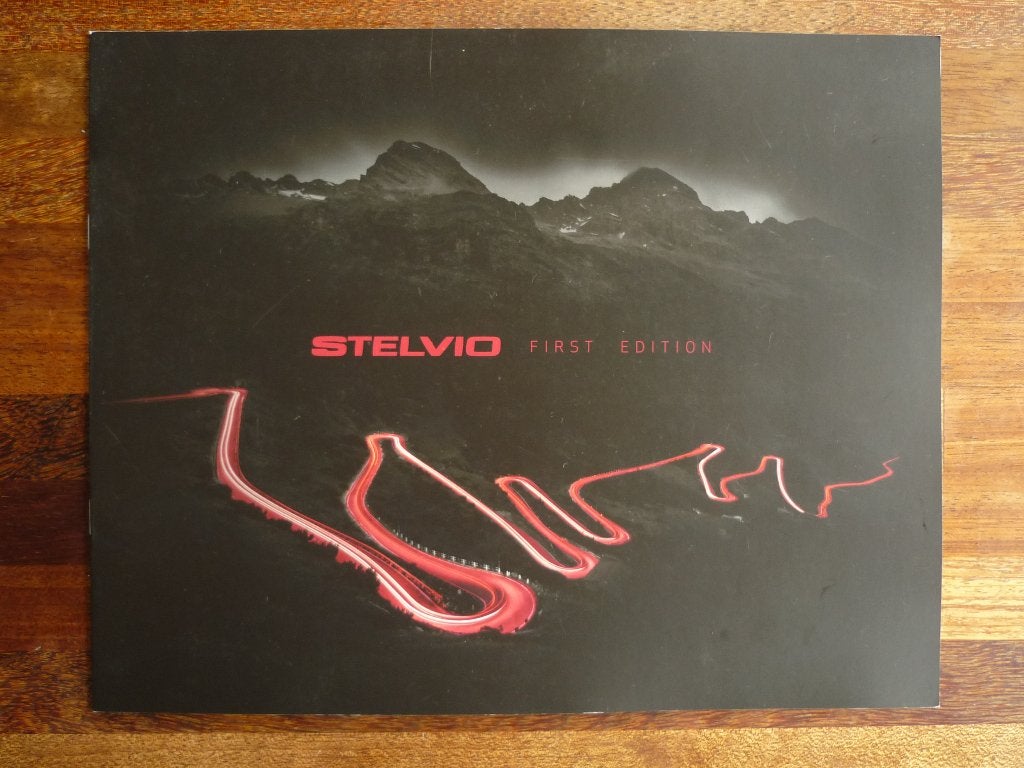 Alfa Romeo Stelvio First Edition (2016/2017, Frans), Ophalen of Verzenden, Nieuw, Alfa Romeo