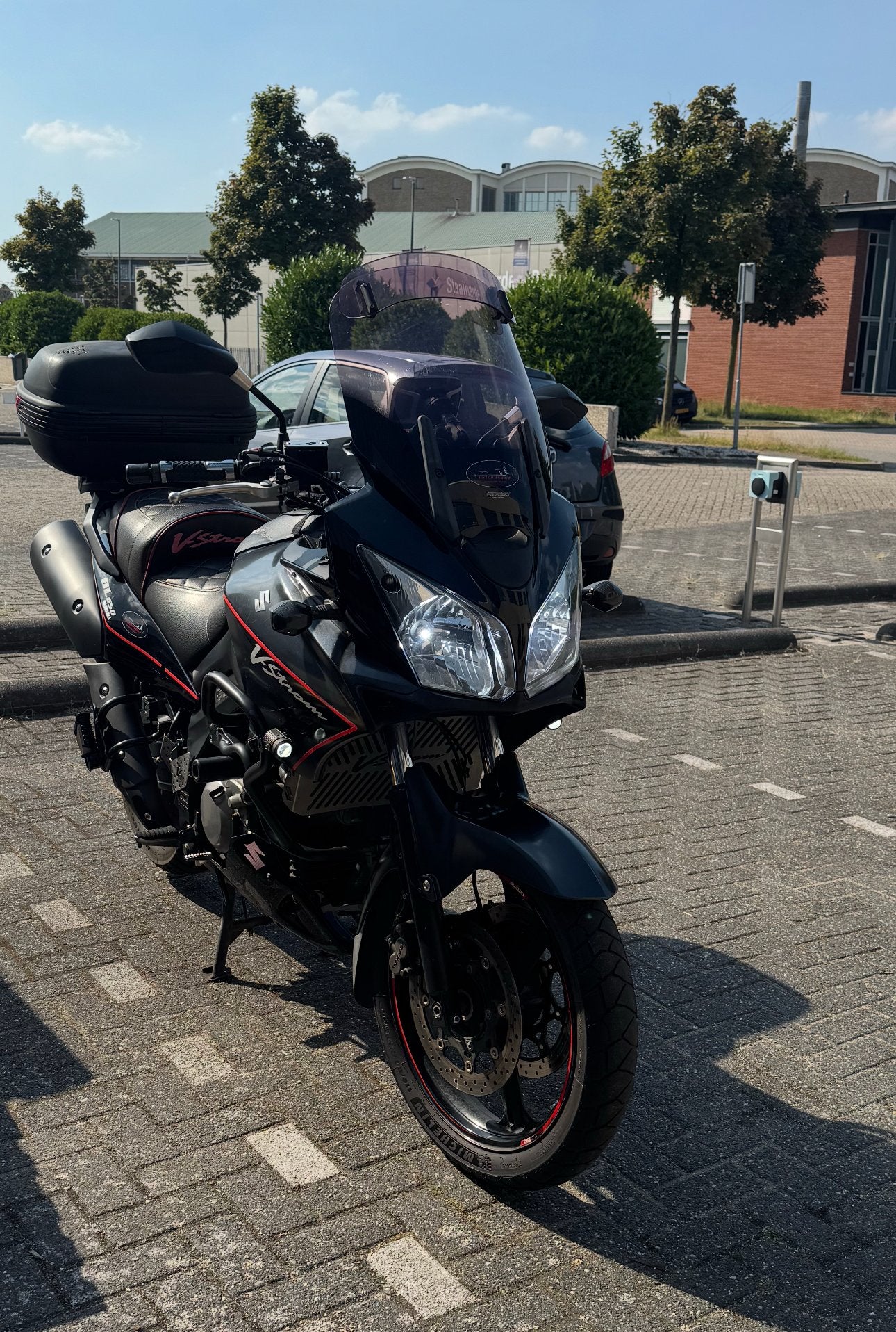 Suzuki V-Strom DL650 Black Rhino - Betrouwbare Allroad Motor, 2 cilinders, Motorrijbewijs A, Gebruikt, Particulier