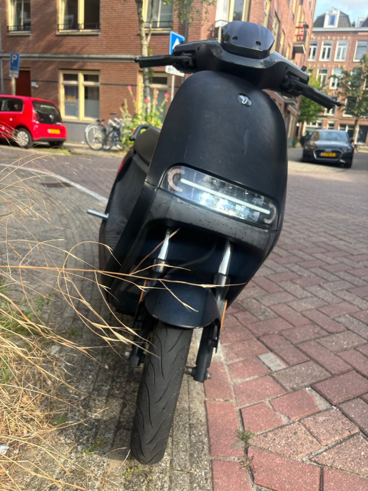 Segway E110SE Elektrische Scooter - Zo goed als nieuw, Fietsen en Brommers, Snorfietsen en Snorscooters, Gebruikt, Elektrisch