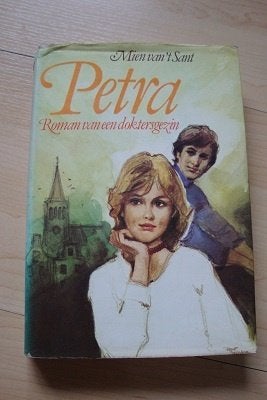PETRA roman van een doktersgezin door Mien van 't Sant, Boeken, Romans, Ophalen of Verzenden, Gelezen, Nederland