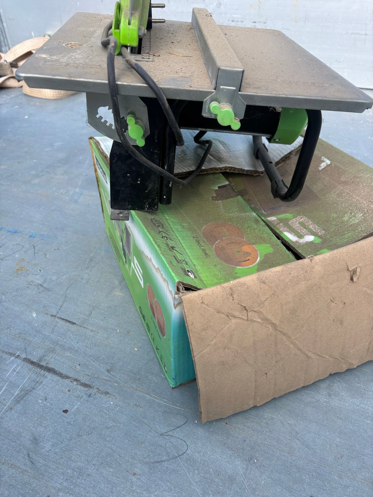 VTools tafelzaag - Compacte en krachtige zaagmachine, Ophalen, Gebruikt, Overige typen, 600 tot 1200 watt