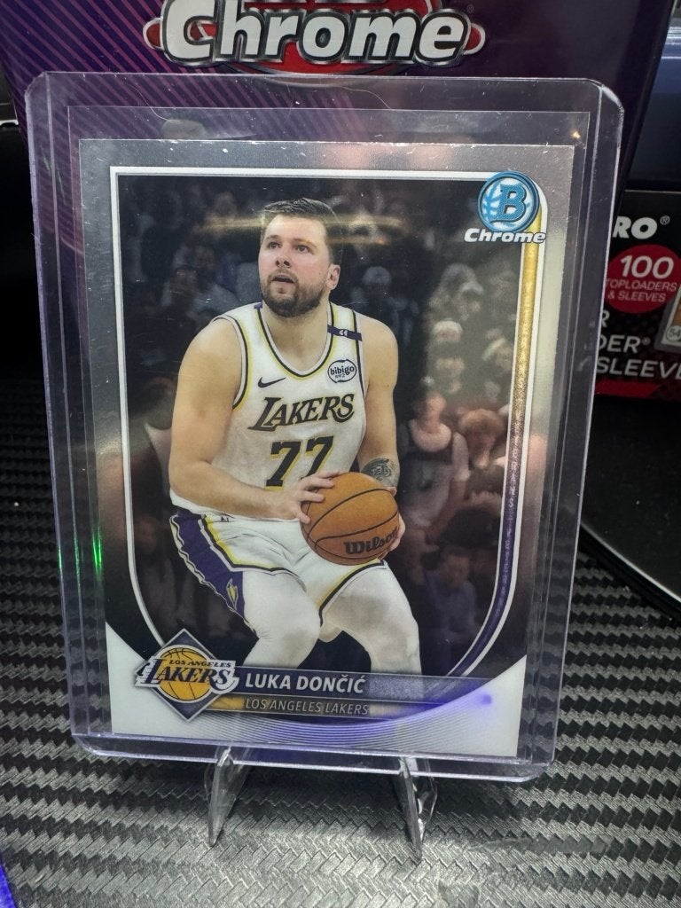 Luka Doncic Bowman Chrome Lakers 2025/26, Ophalen of Verzenden, Zo goed als nieuw, Losse kaart