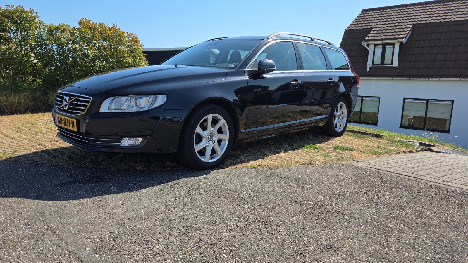 Prachtige goed onderhouden Volvo V70  Momentum D4 133KW 181P, Voorwielaandrijving, 1800 kg, 4 cilinders, Zwart